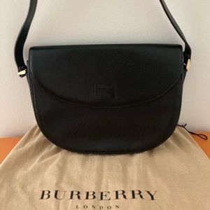 Burberry messenger bag in black leather